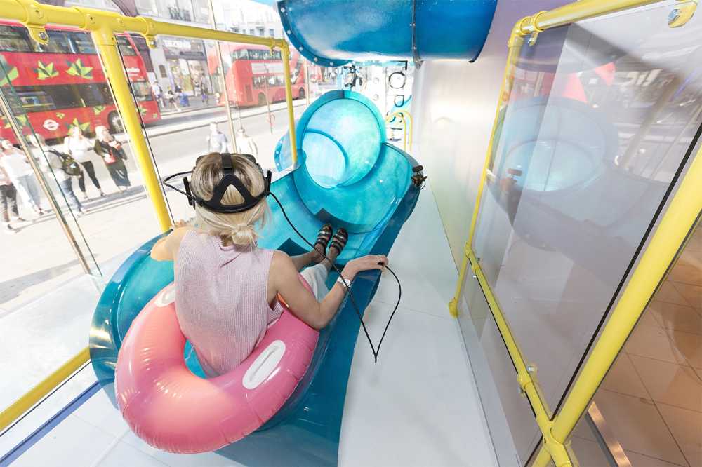 Store a Londra tra realtà virtuale e design