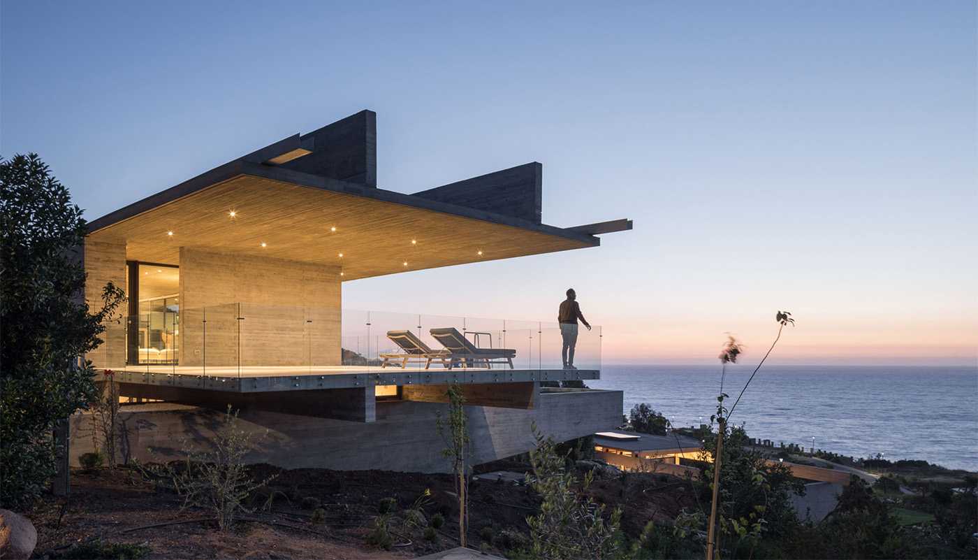 House on a slope in Chile